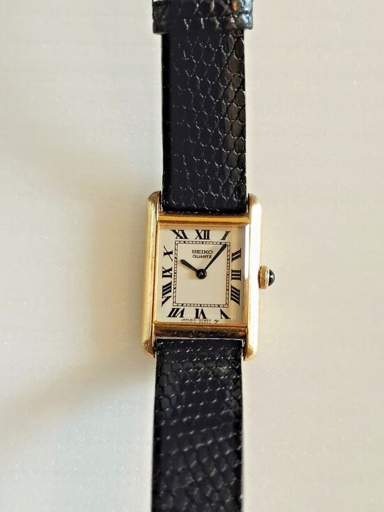 Vintage Ladies Seiko Tank Style Watch with Black Cabochon Crown New Battery main image 14